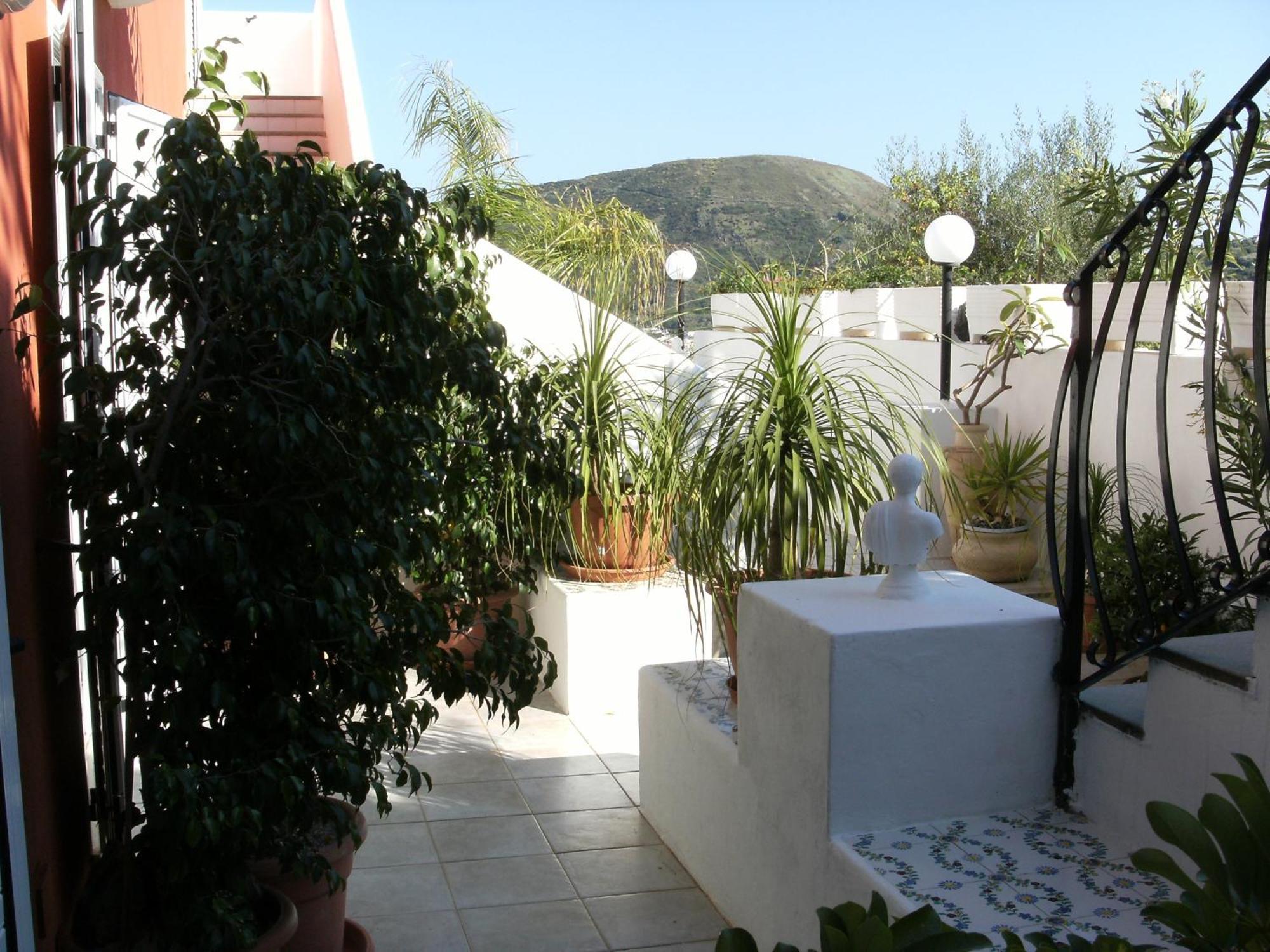 Villa Vista Mare Mela Lipari  Extérieur photo