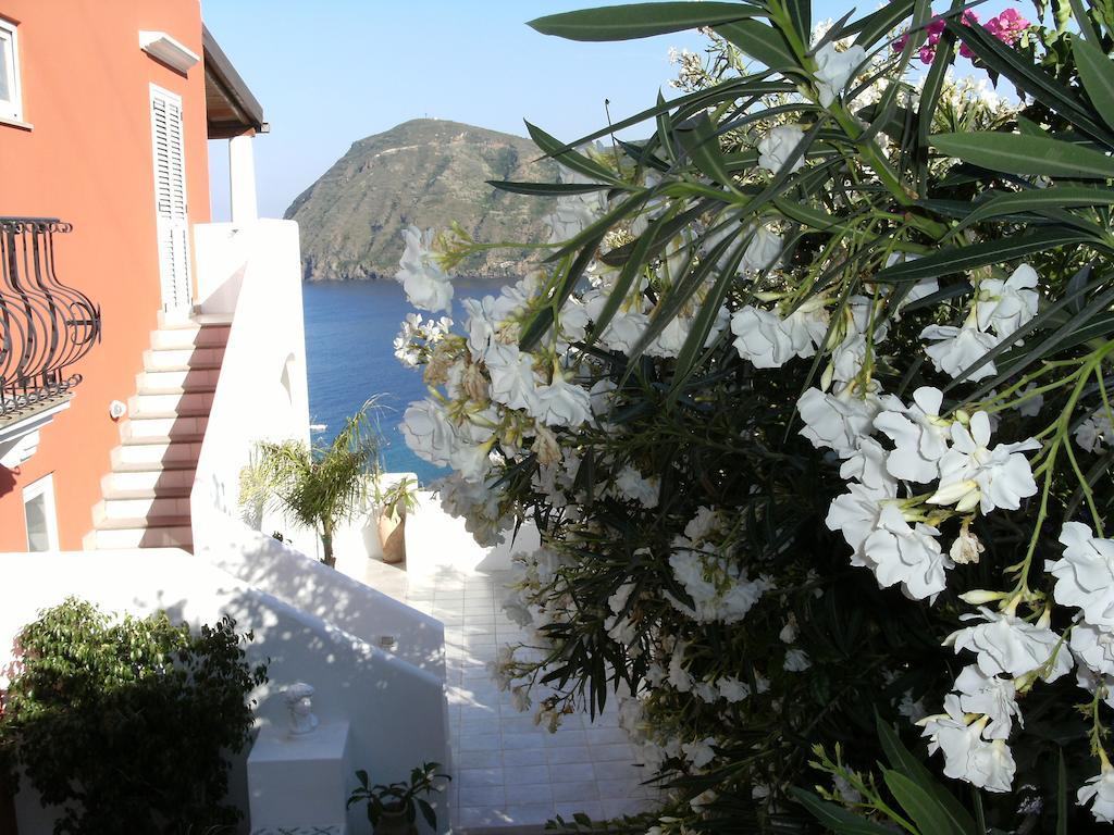 Villa Vista Mare Mela Lipari  Extérieur photo