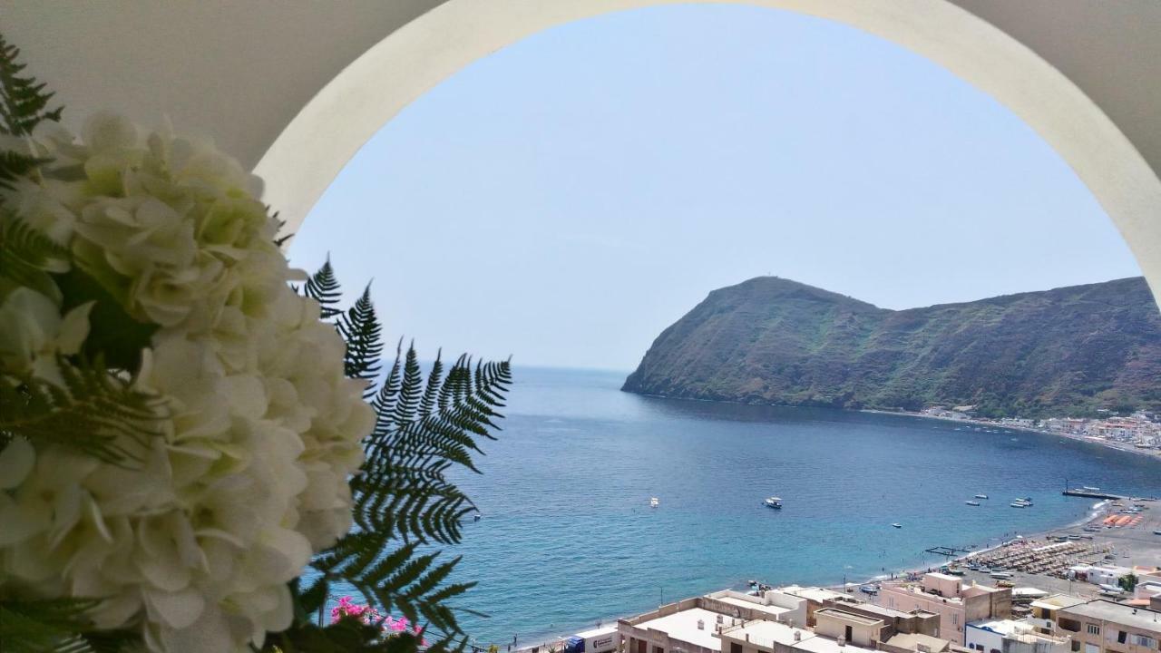 Villa Vista Mare Mela Lipari  Extérieur photo