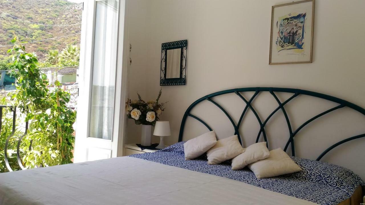 Villa Vista Mare Mela Lipari  Extérieur photo