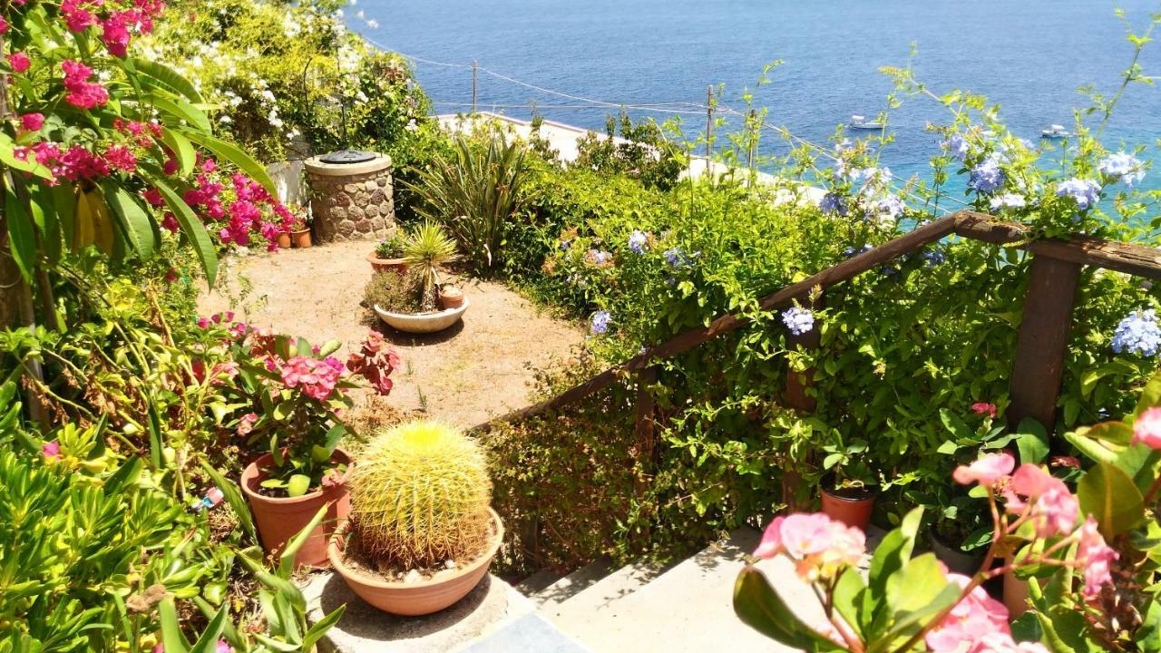 Villa Vista Mare Mela Lipari  Extérieur photo