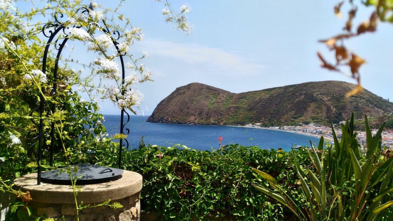 Villa Vista Mare Mela Lipari  Extérieur photo